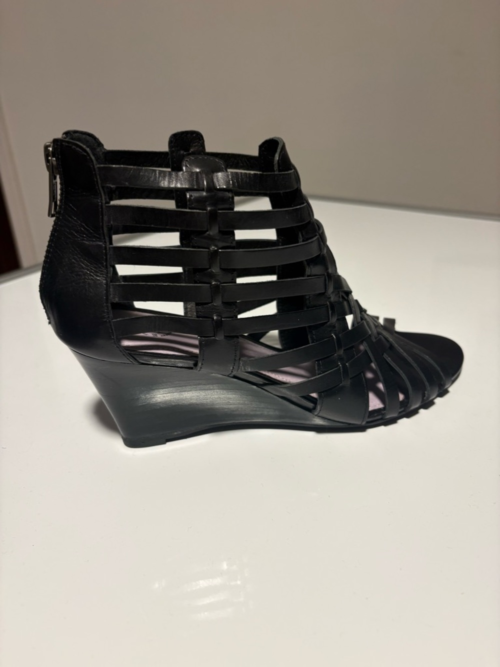 BORN Marlena woven leather huaraches black 8.5 Vintage Y2K new condition